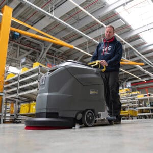 Lavadora e secadora de piso BD 530 à bateria: Linha Profissional Kärcher