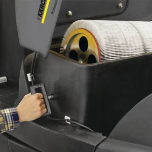 Varredeira Tripulada Kärcher KM 100/100 à Bateria: Linha Profissional e Industrial
