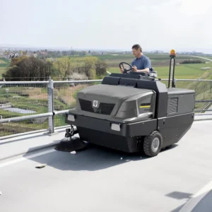 Varredeira Automática Tripulada Kärcher KM 150/500 à Diesel/GLP: Linha Profissional e Industrial