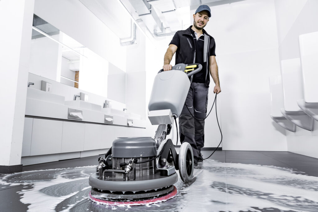 Máquina Kärcher Monodisco BDS 43 Orbital C Spray Máquina Kärcher Monodisco BDS 43 Orbital C Spray